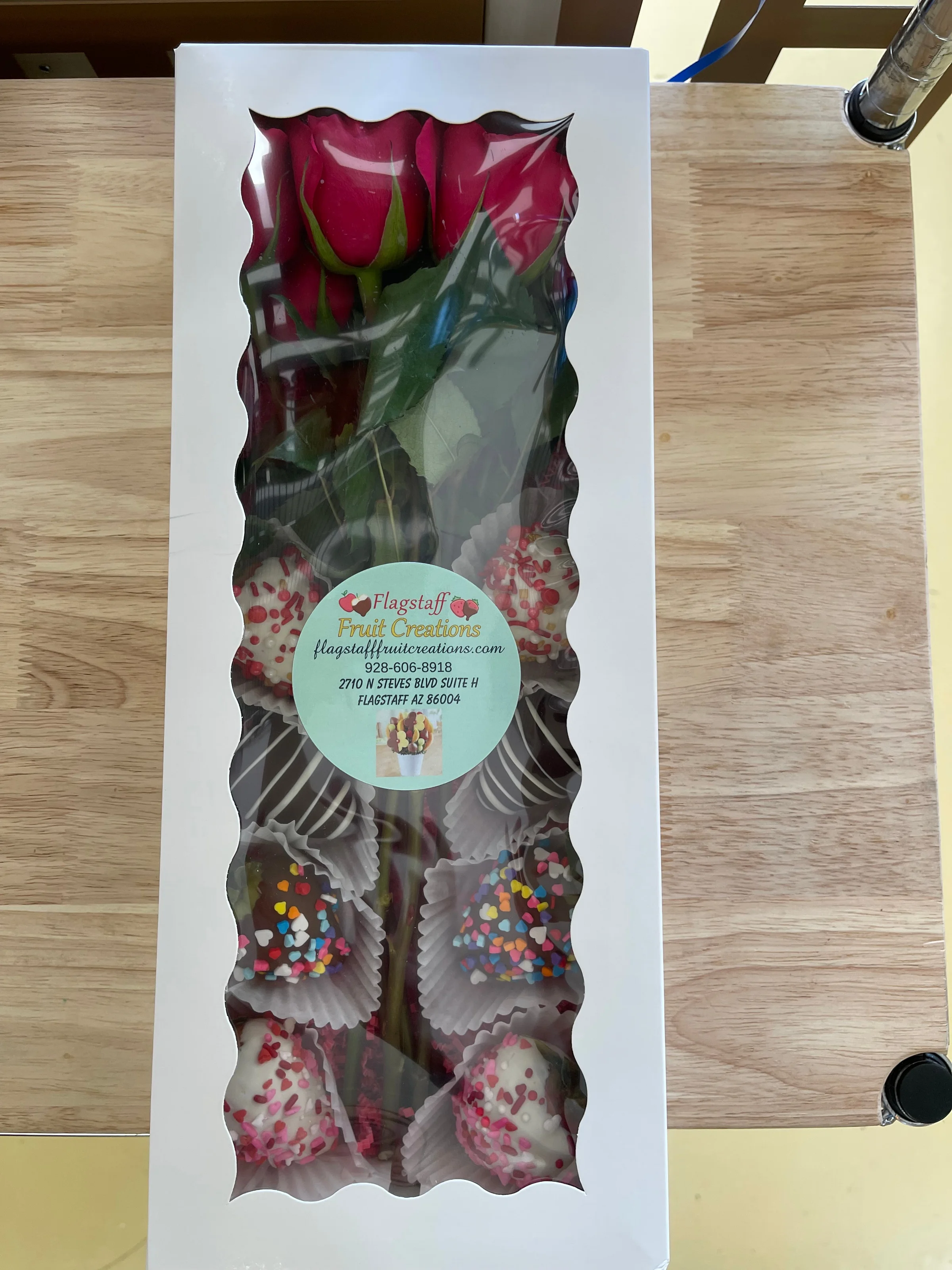 Roses and Strawberry Box – photo 2