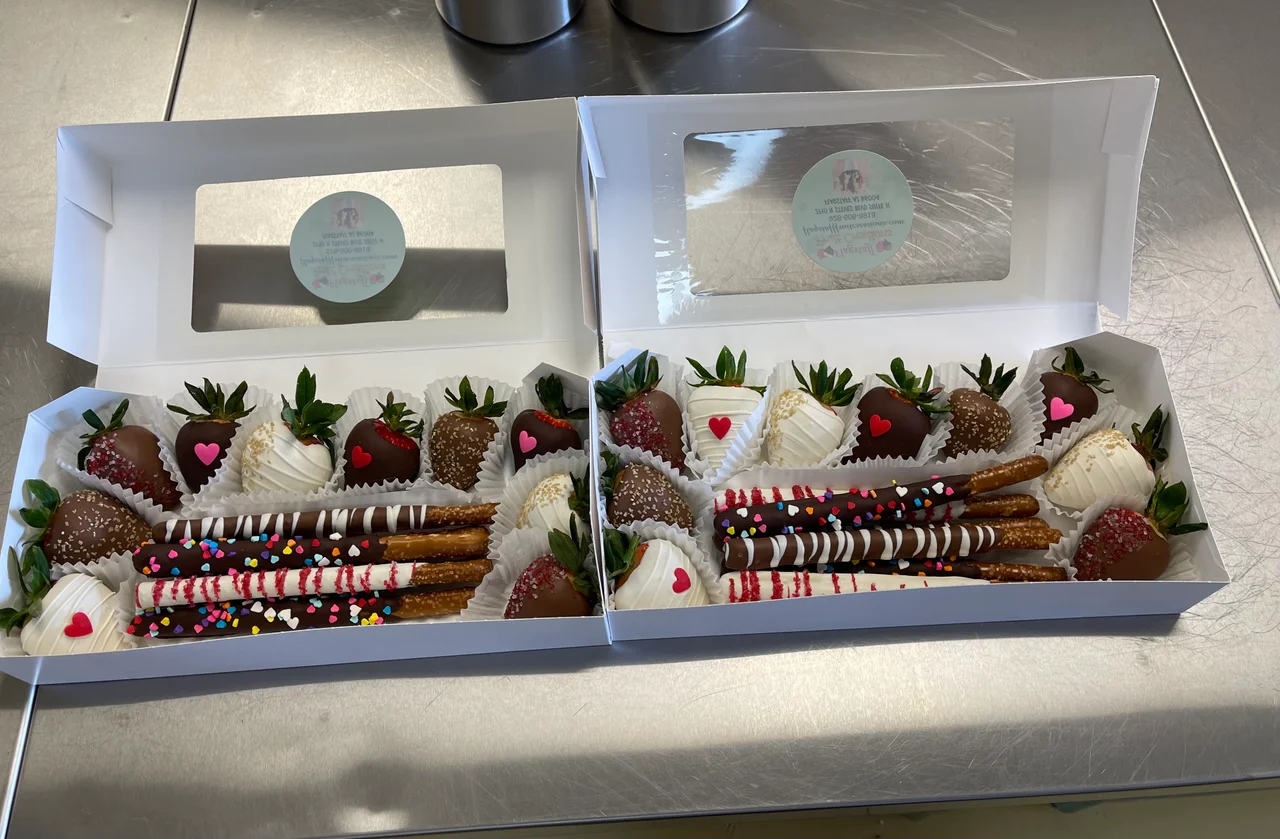 Strawberries and Pretzels – photo 2